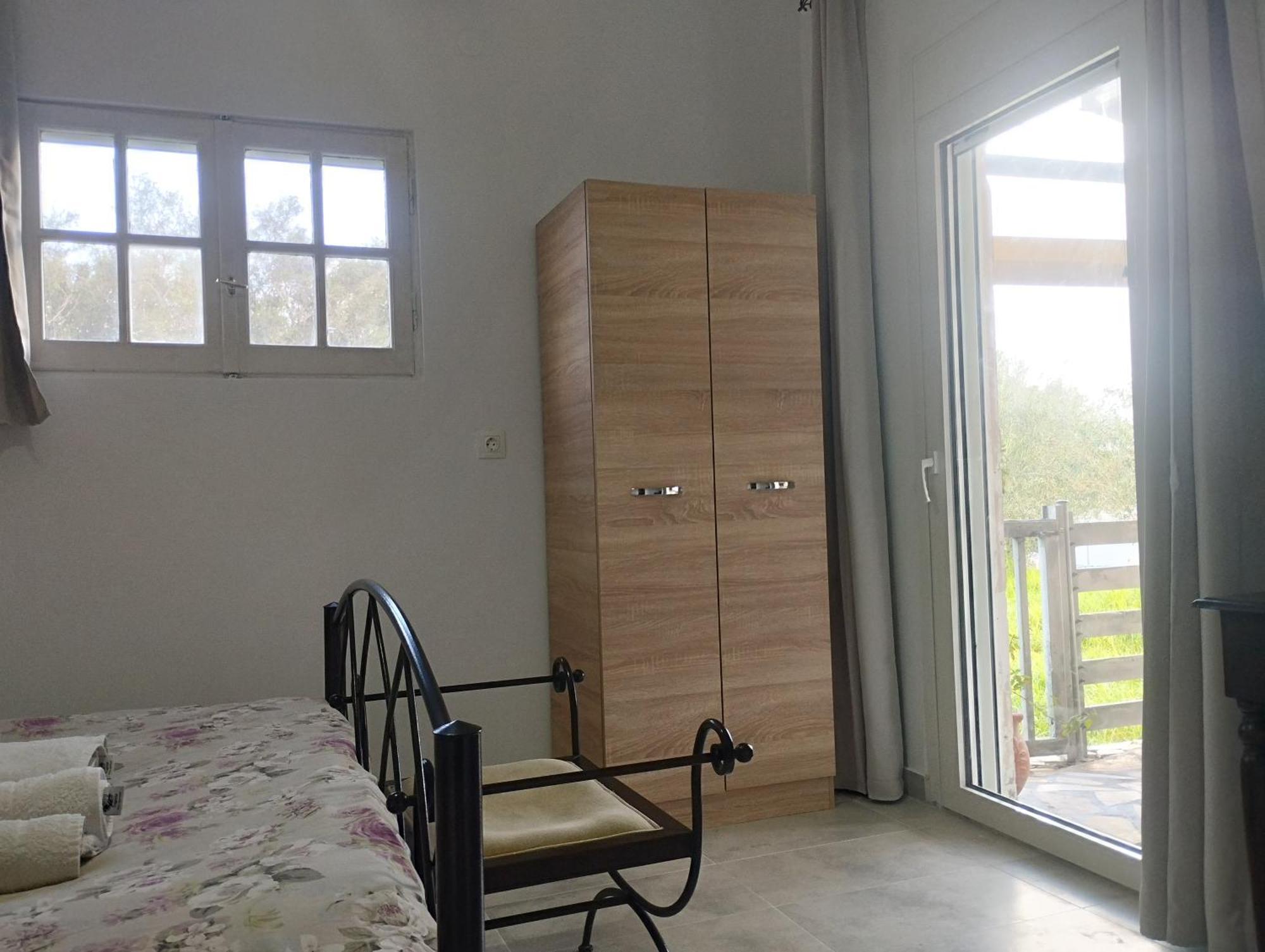 Ferienwohnung Spiti Lou Notos Exterior foto